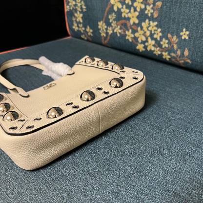 ヴァレンティノ「Valentino」ガラヴァーニ スモール レザー ハンドバッグ