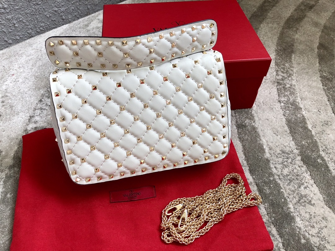 ヴァレンティノ「Valentino」ガラヴァーニ ミニ スタッド レザー ショルダーバッグ