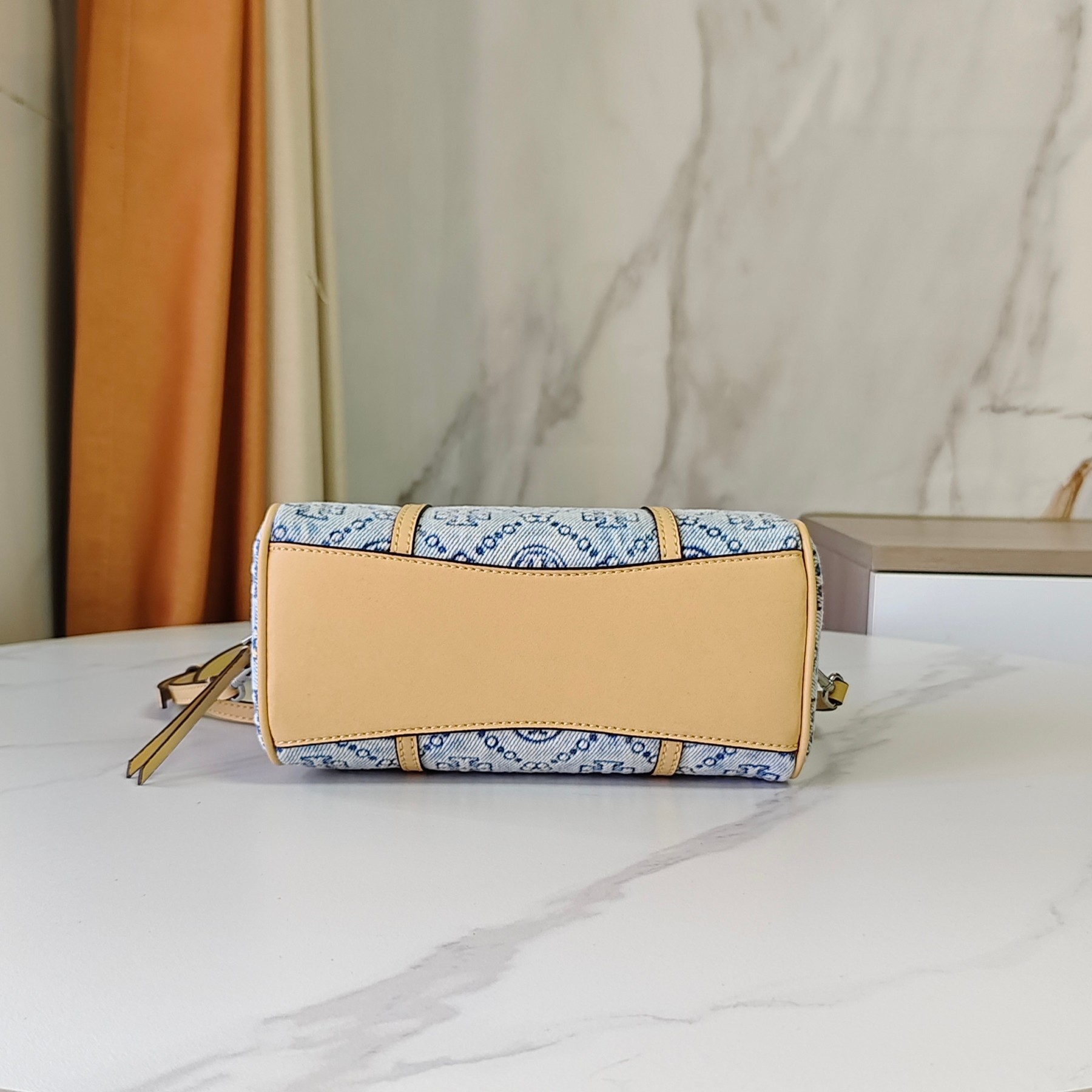 トリー バーチ「Tory Burch」トーリーバーチ T Monogram デニム ピローショルダーバッグ