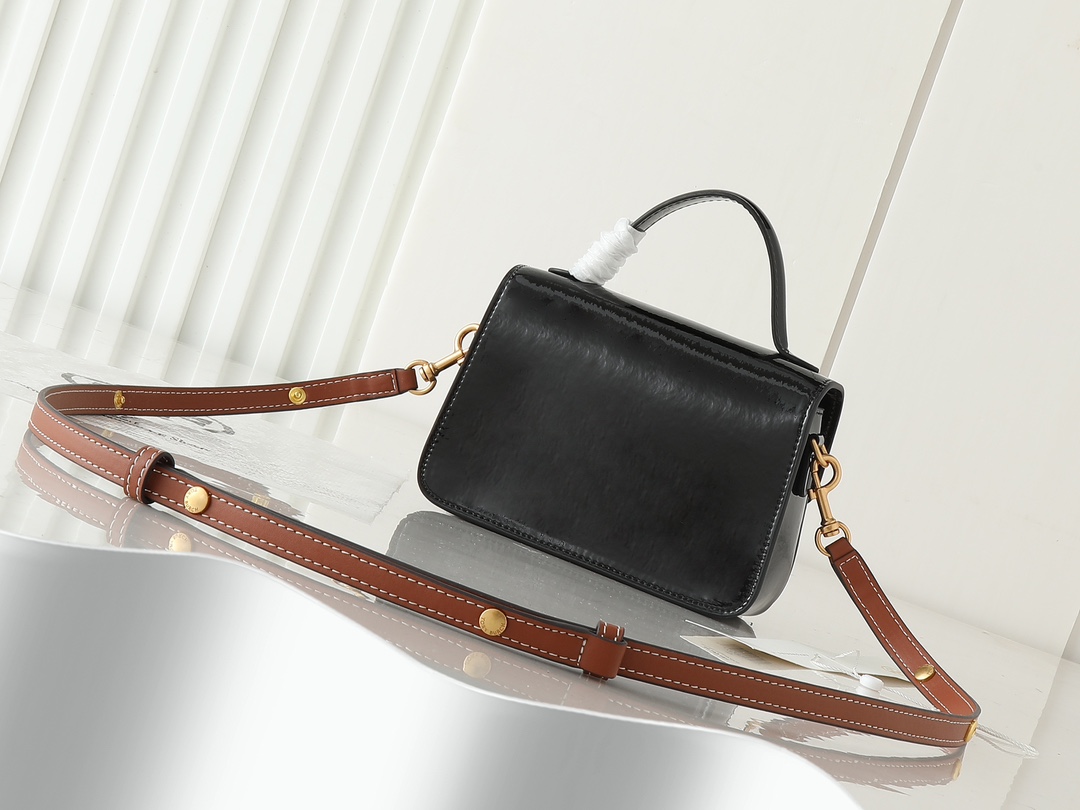 トリー バーチ「Tory Burch」Tofu ショルダーバッグ