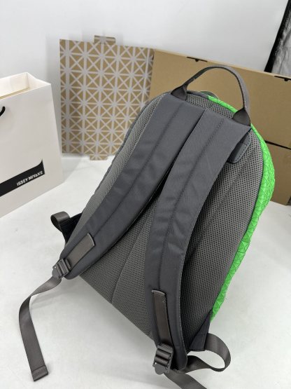 イッセイ・ミヤケ「Issey Miyake」  KURO TCHWORK リュックサック