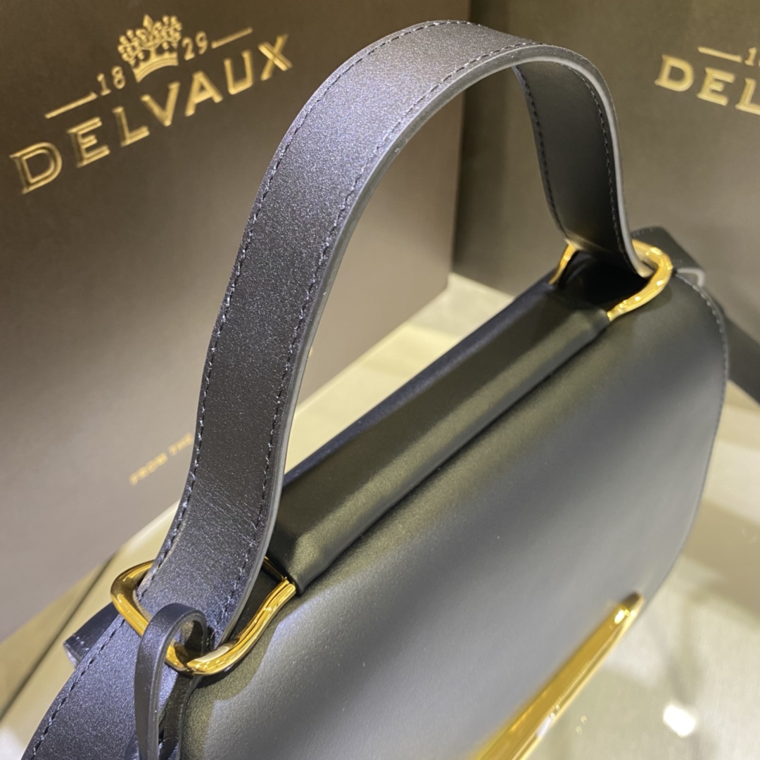 デルヴォー「Delvaux」P1100 ショルダーバッグ