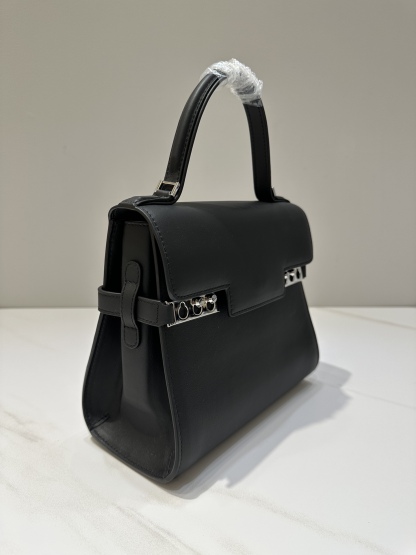 デルヴォー「Delvaux」Tempete MM 牛頸紋レザー ショルダーバッグ-ISETAN PRESTIGE CURATED