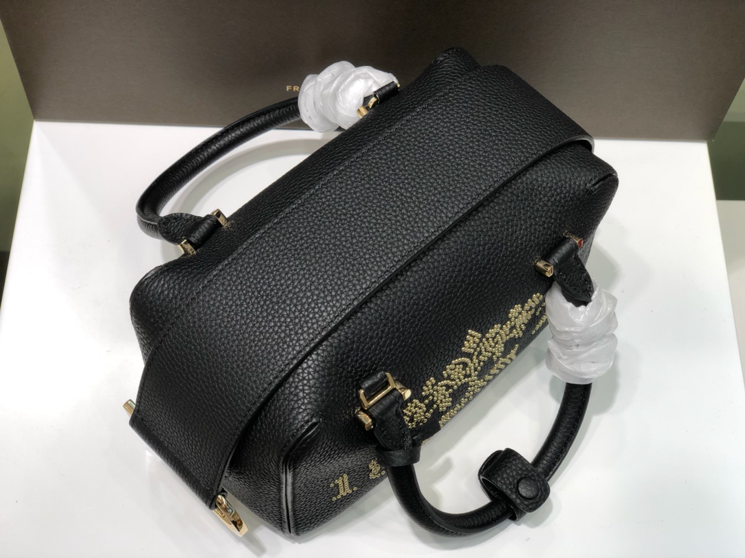 デルヴォー「Delvaux」Cool Box シリーズ ハンドバッグ