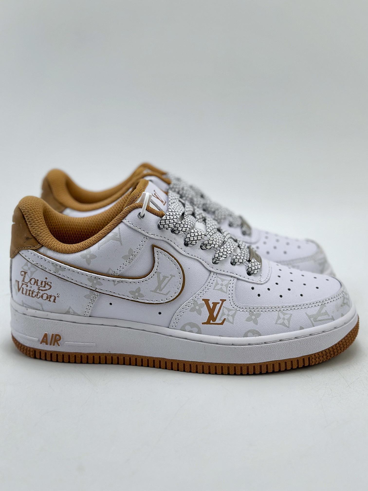 「コラボモデル」Louis Vuitton x Nike Air Force 1 Low スニーカー