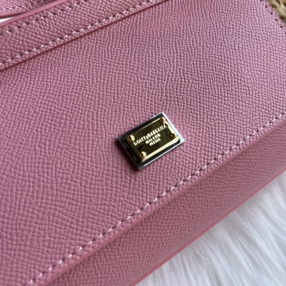 ドルチェ・アンド・ガッバーナ「D&G」レパードプリント プラチナバッグ