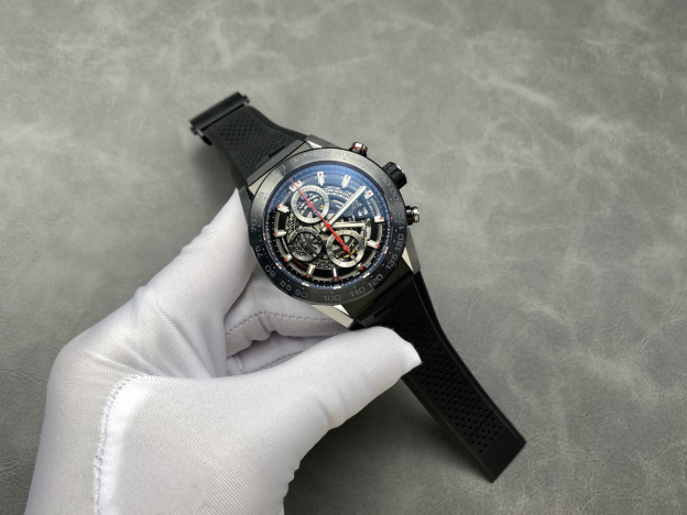 タグ・ホイヤー「TAG Heuer」カレラ ヒューアークロノグラフ 腕時計43mm