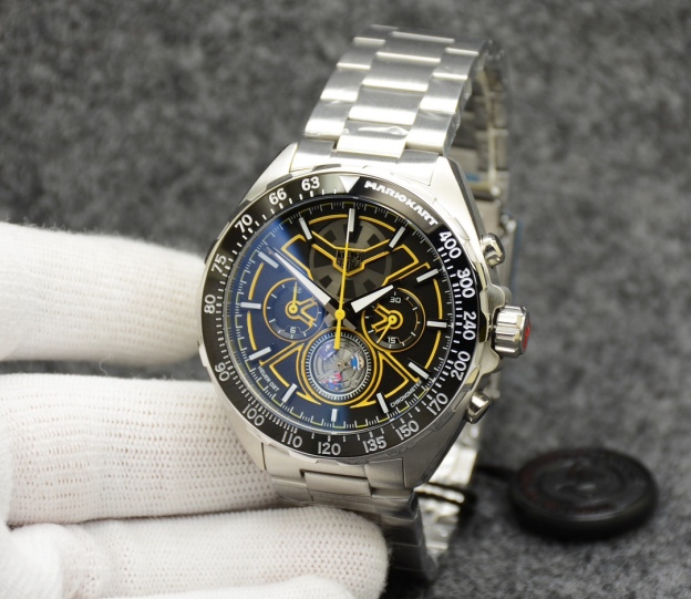 タグ・ホイヤー「TAG Heuer」フォーミュラー1 クロノグラフクォーツ メンズ 腕時計44.5mm