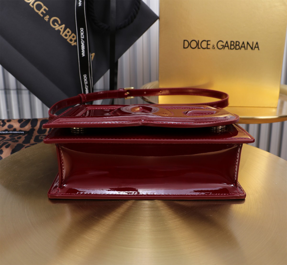 ドルチェ・アンド・ガッバーナ「D&G」ロゴバッグ ジオメトリック ショルダーバッグ