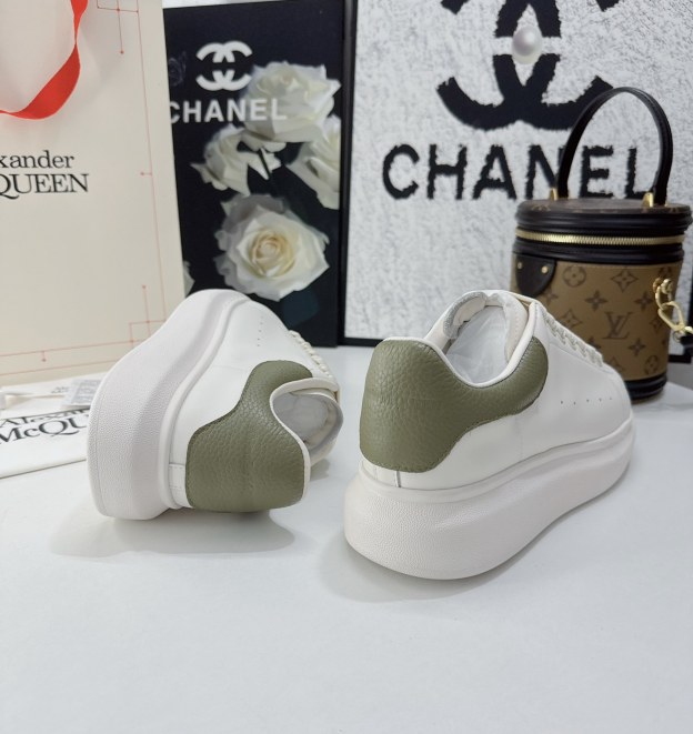 アレキサンダー・マックイーン［Alexander McQueen］Oversized Sneaker "Silk-Embossed Leather" スニーカー