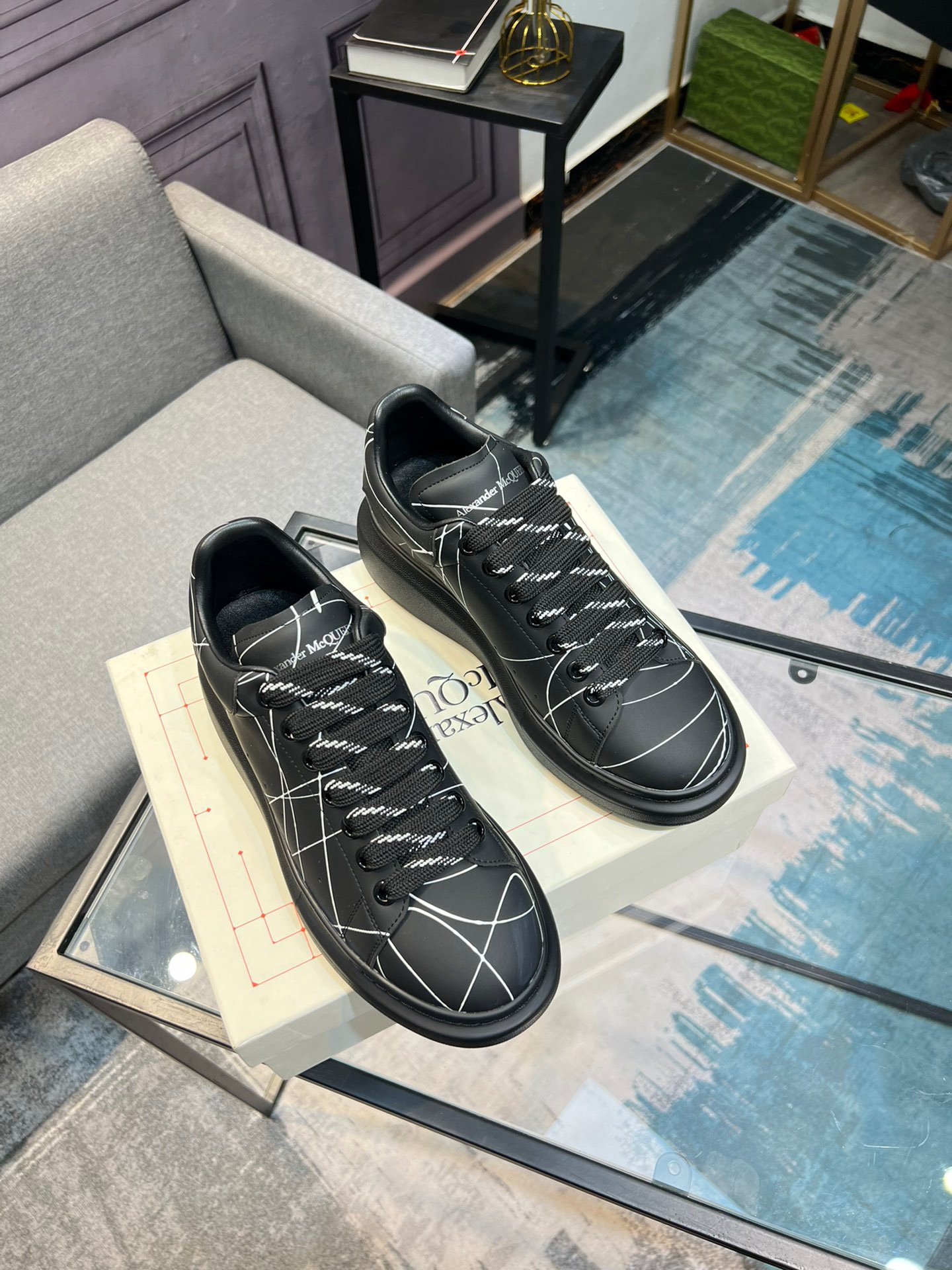 アレキサンダー・マックイーン［Alexander McQueen］Oversized Sneaker "Classic White" スニーカー