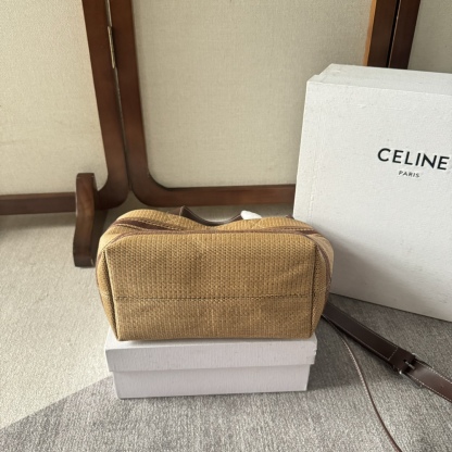 セリーヌ「Celine」Plein Soleilシリーズ ラフィアトートバッグ