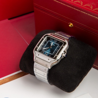 カルティエ［Cartier］Santos de Cartier watch サントス ドゥ カルティエ ウォッチ LM/ミディアムモデル
