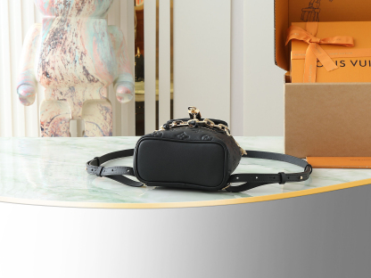 ルイ・ヴィトン「Louis Vuitton」COUSSIN BACKPACK ミニバッグ