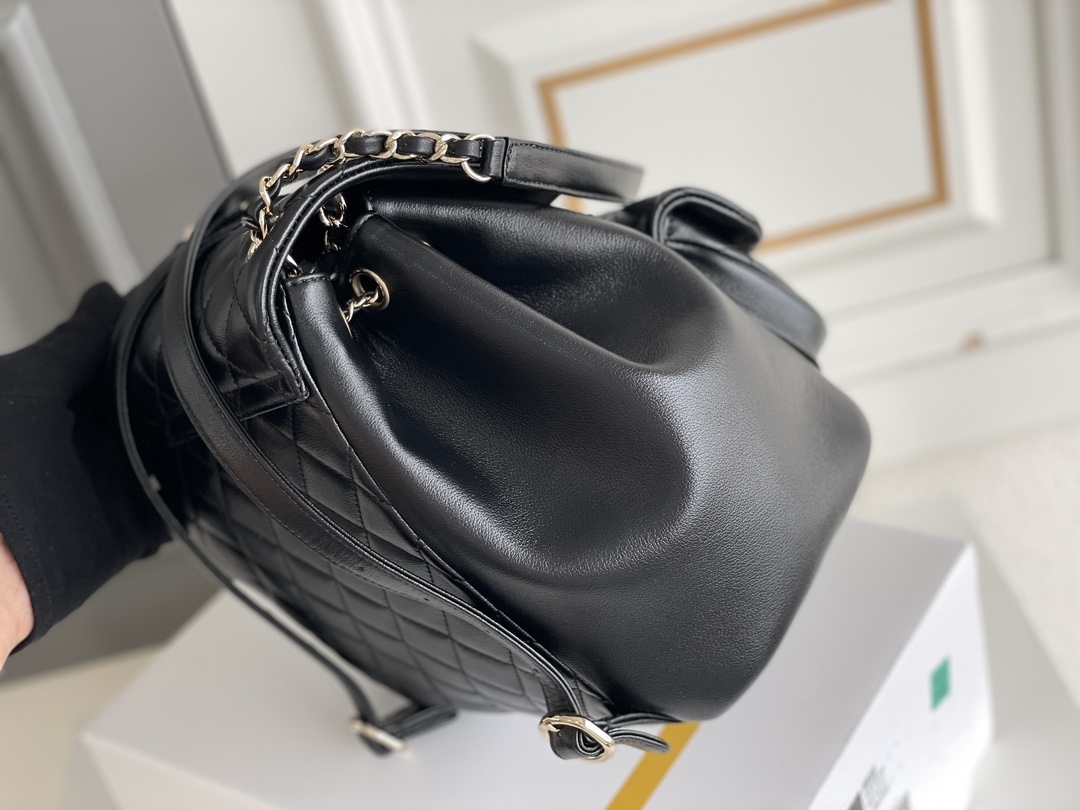 シャネル「Chanel」DUMA チェーンショルダーバッグ スモール レザー