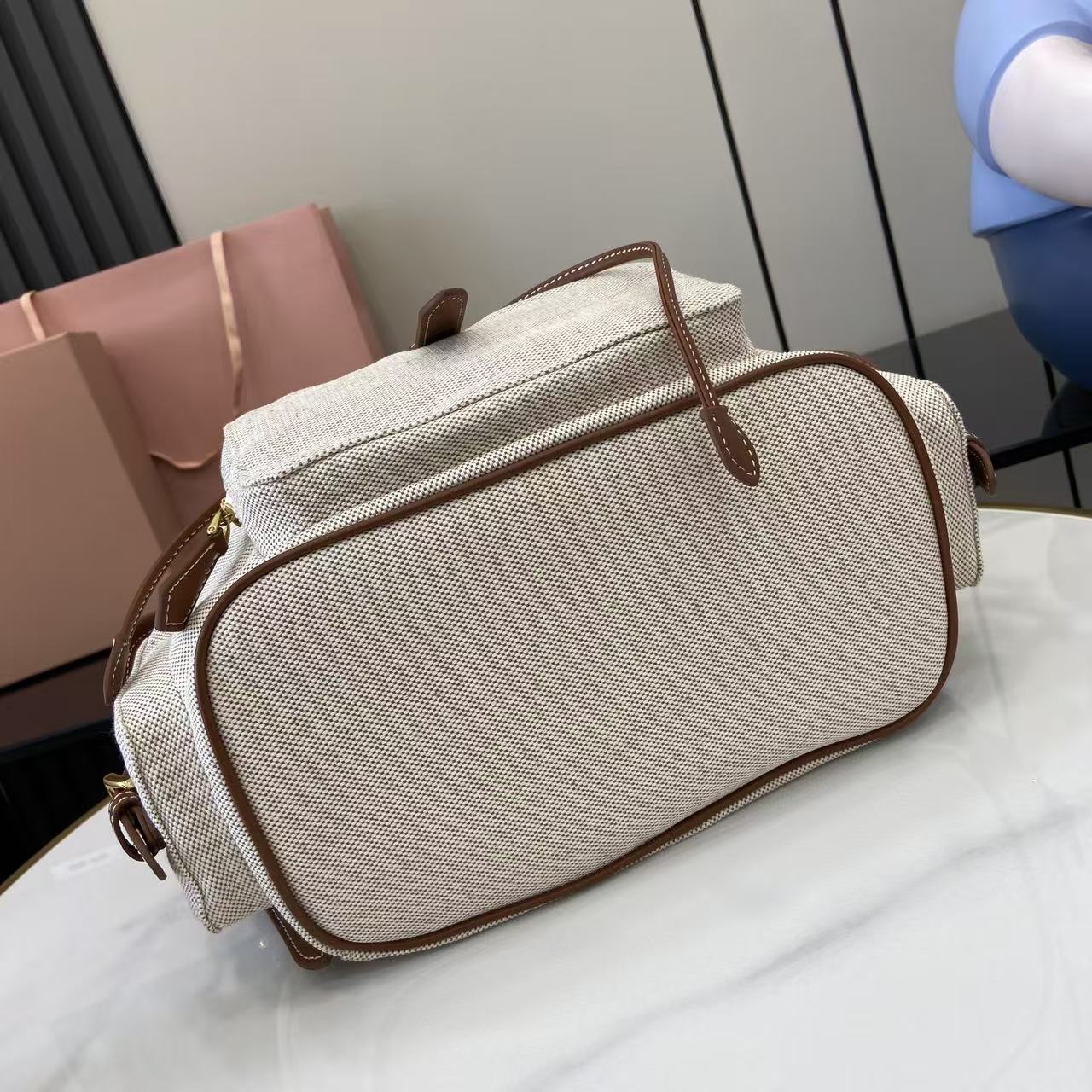 ミュウミュウ「Miu Miu」バックパック レザー＆キャンバス デュアルストラップ ショルダーバッグ