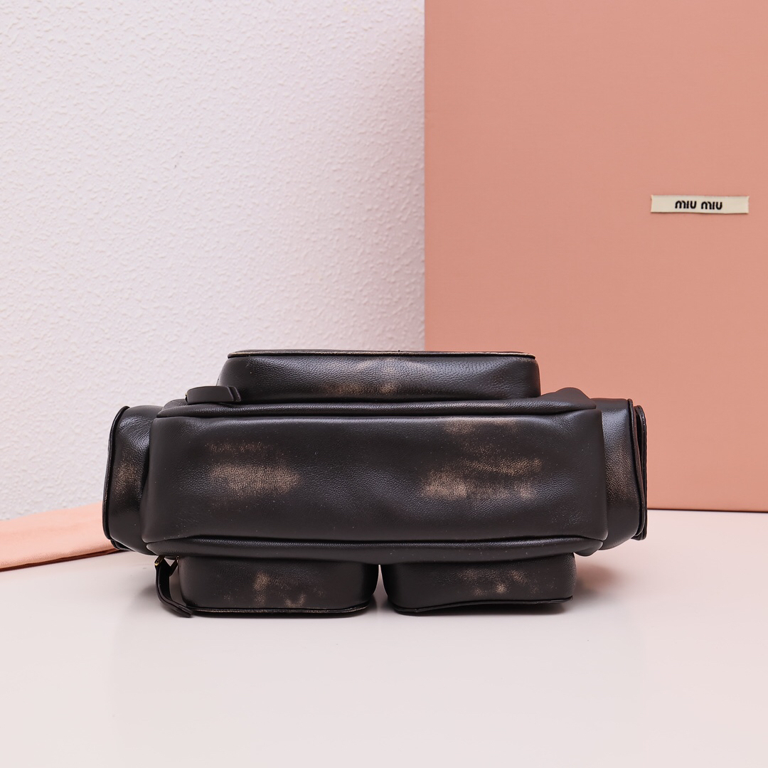 ミュウミュウ「Miu Miu」Matelassé バイカー バッグ