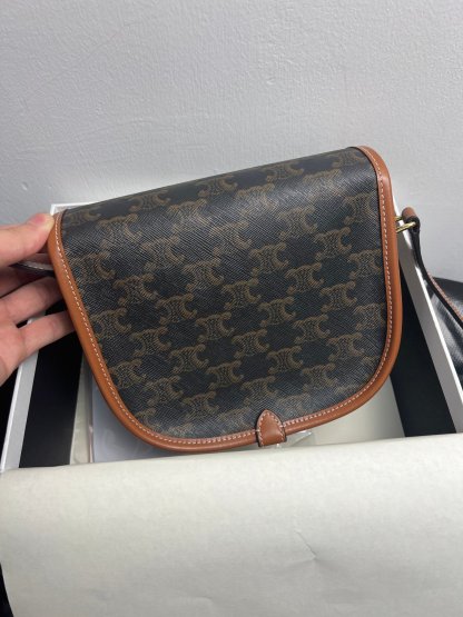 セリーヌ「Celine」トリアンフ モノグラム サドルバッグ