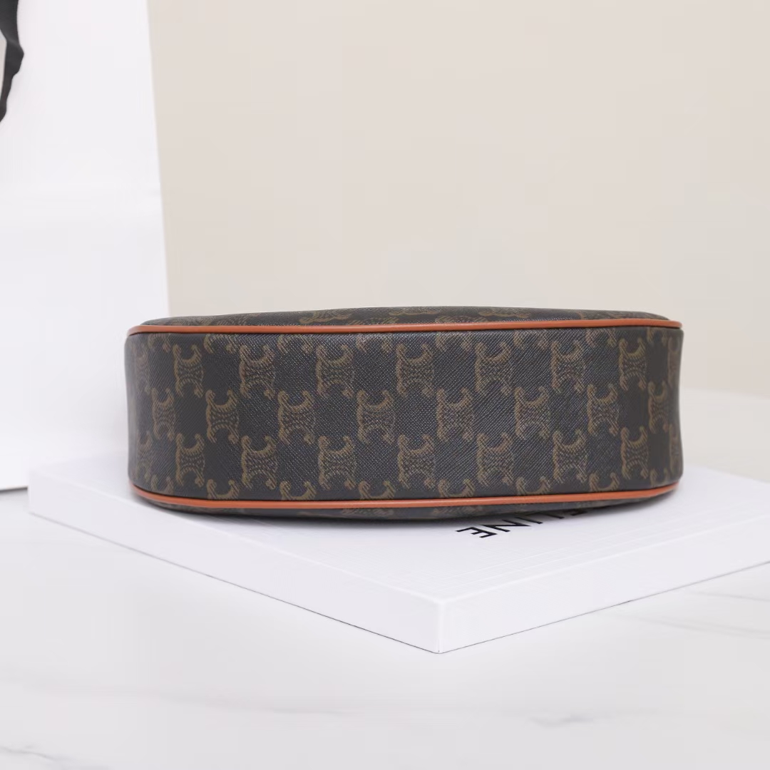 セリーヌ「Celine」 AVA モノグラム アンダーアームバッグ