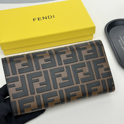フェンディ「Fendi」マルチファンクション ロング財布