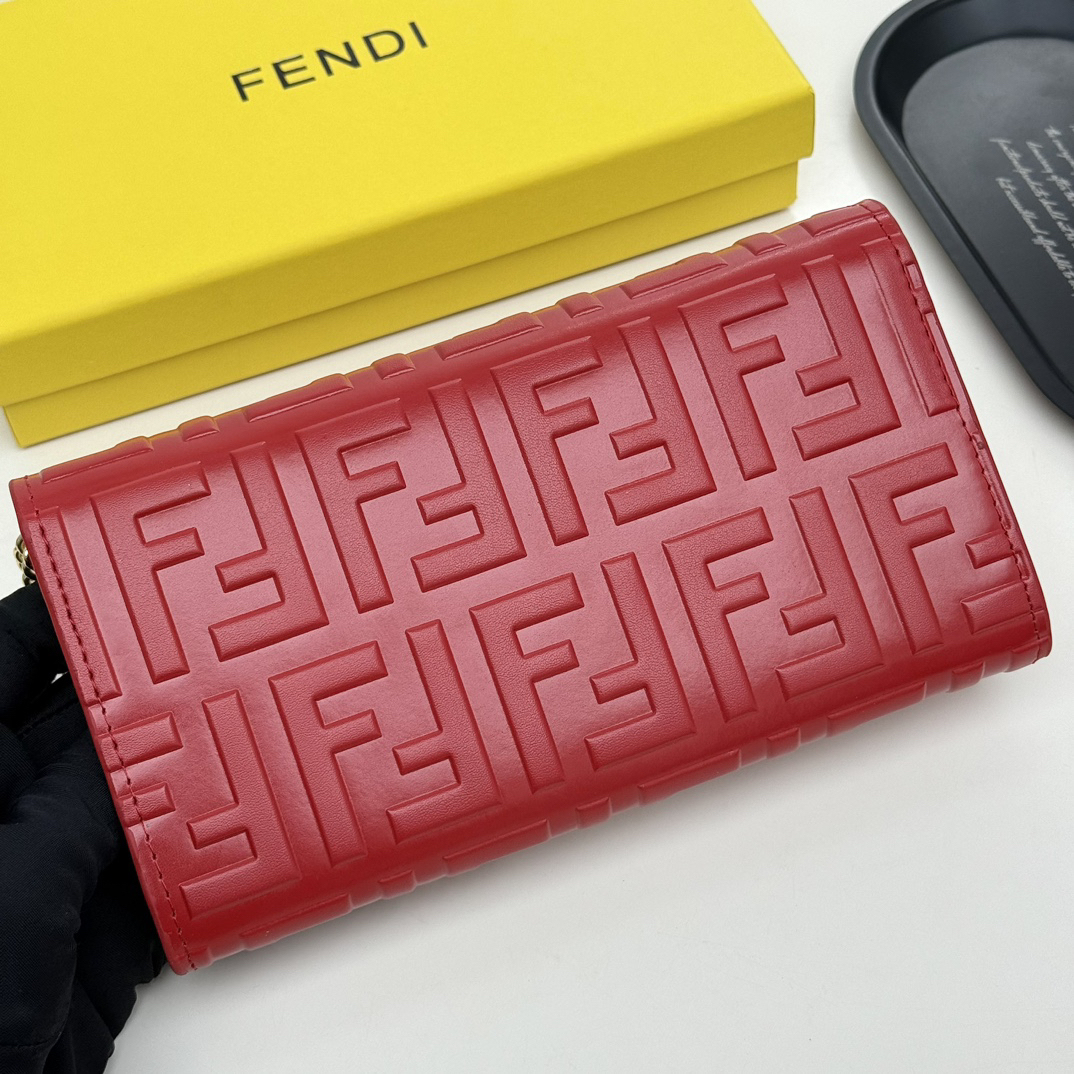 フェンディ「Fendi」マルチファンクション チェーンウォレット