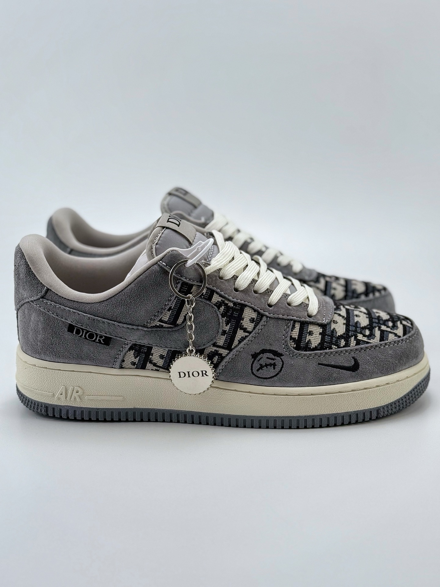 「限定コラボモデル」DIOR x Travis Scott x Nike Air Force 1 Low 07 スニーカー-ISETAN PRESTIGE CURATED