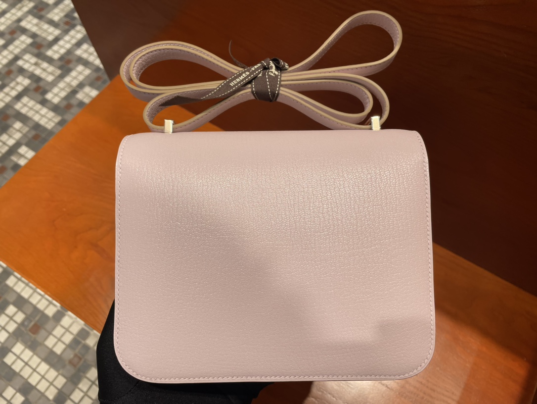 エルメス「Hermès」 Chevre Mysore Mauve pale カードケース