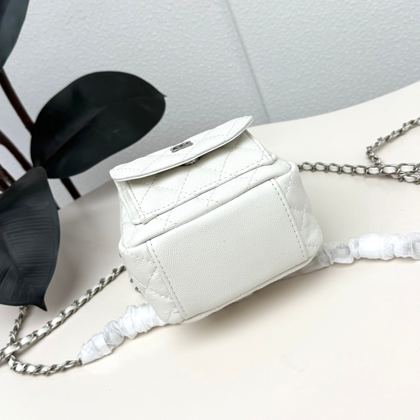 シャネル「Chanel」25C バックパック レザー ミニサイズ