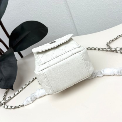 シャネル「Chanel」25C バックパック レザー ミニサイズ