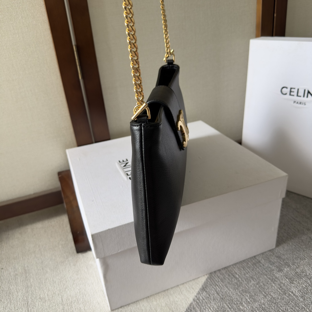 セリーヌ「Celine」TRIOMPHE SOFT WILTERN クラッチバッグ