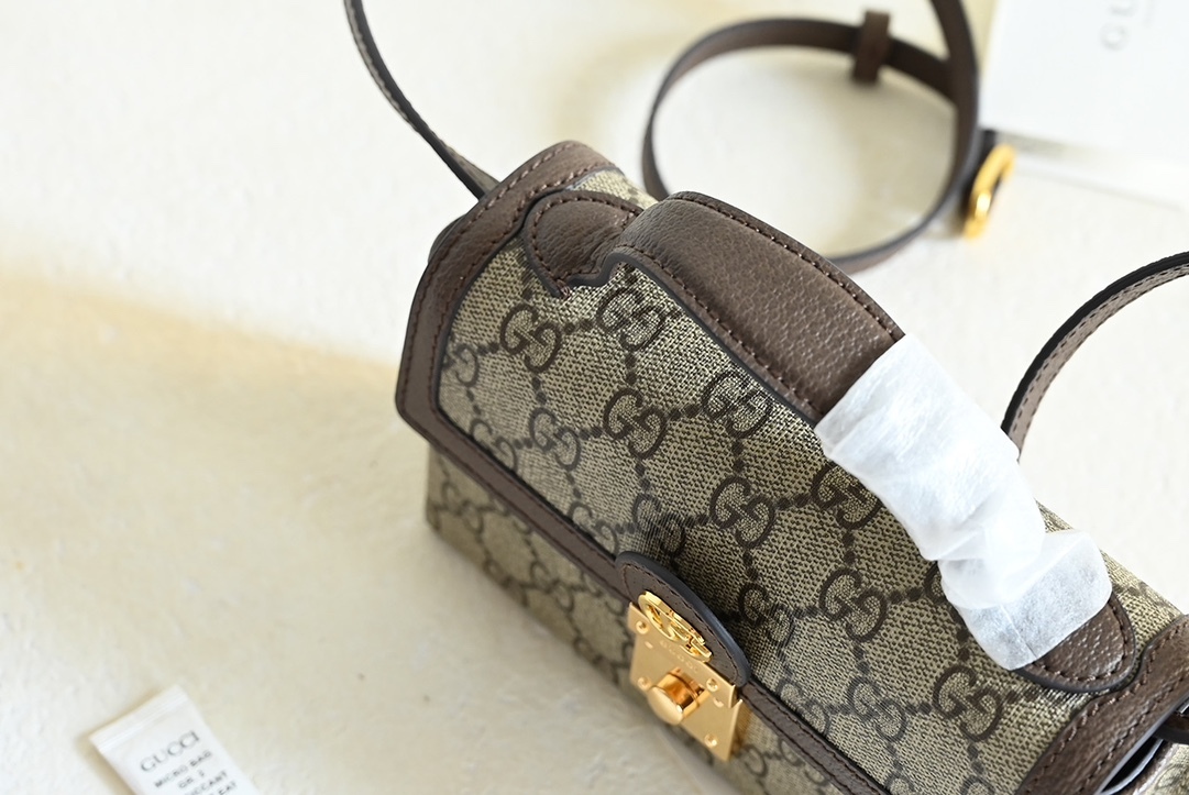 グッチ「Gucci」キャンバス ロックショルダーバッグ