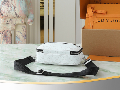 ルイ・ヴィトン「Louis Vuitton」カメラバッグ モノグラム エクリプス