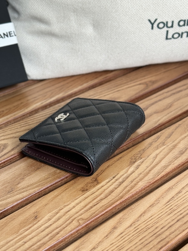 シャネル「Chanel」クラシック バイフォールド コインケース付き ショートウォレット