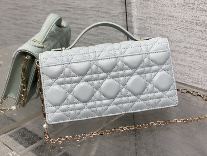 ディオール「Dior」30 MONTAIGNE パールチェーン クラッチバッグ
