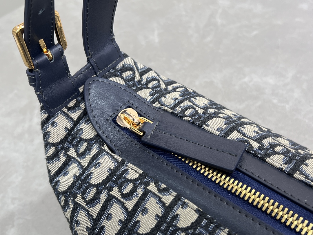 ディオール「Dior」オブリーク ミディアム ショルダーバッグ