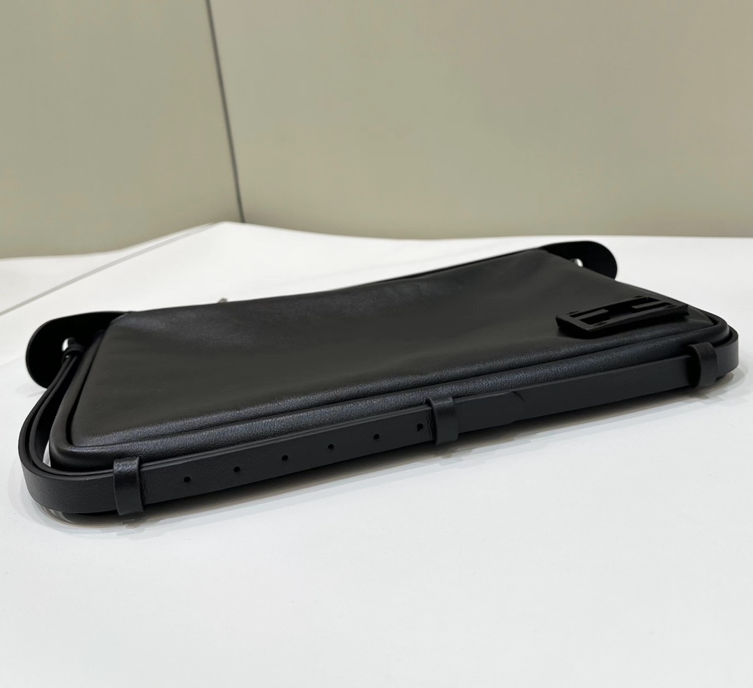 フェンディ「Fendi」Simy ショルダーバッグ