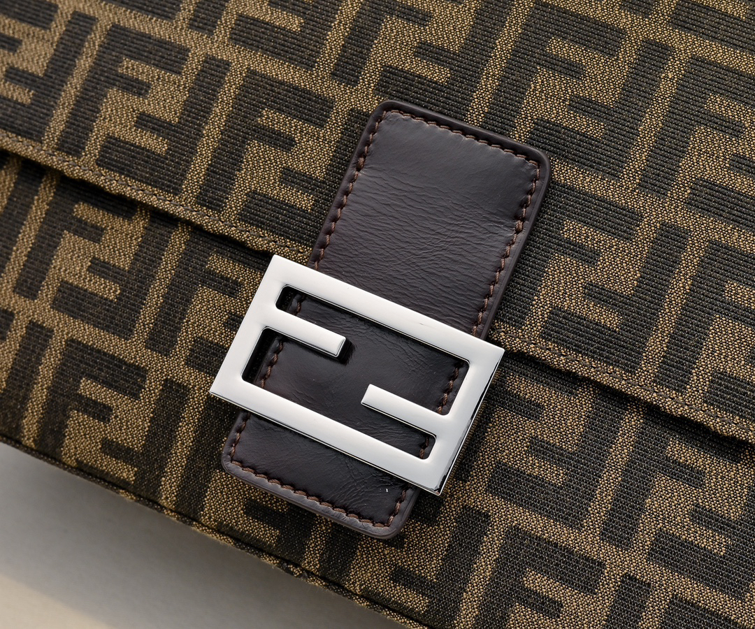 フェンディ「Fendi」vintage 法棍バッグ アンダーアームバッグ