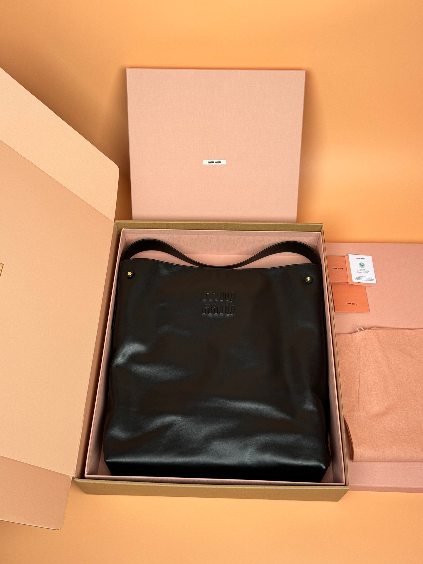 ミュウミュウ「Miu Miu」レトロ ホボ バッグ アンダーアーム ショルダーバッグ