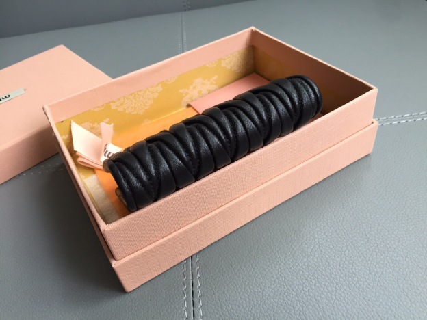 ミュウミュウ「Miu Miu」ポケット ウォレット コンパクト レザー