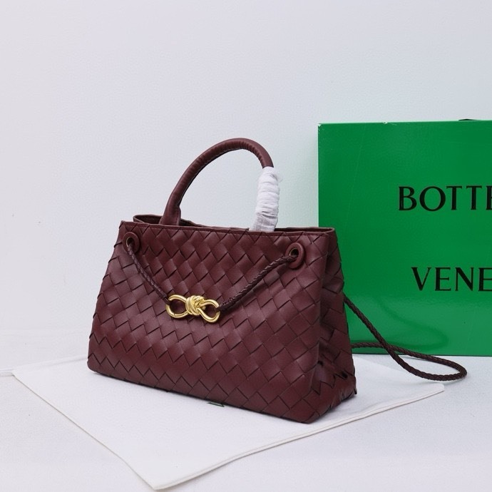 ボッテガ・ヴェネタ「Bottega Veneta」スモール イーストウエスト アンディアモ イントレチャート レザー ショルダーバッグ