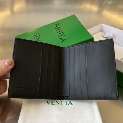 ボッテガ・ヴェネタ「Bottega Veneta」イントレチャート スリムウォレット