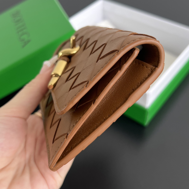 ボッテガ・ヴェネタ「Bottega Veneta」イントレチャート ジップアラウンド カードケース