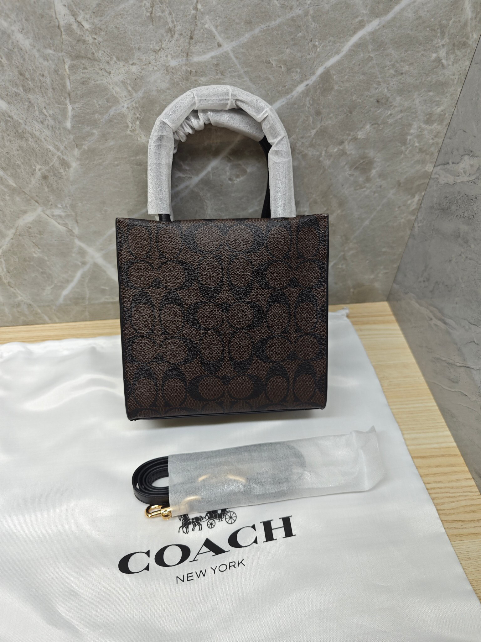 コーチ「Coach」MINI CALLY レザー ショルダーバッグ