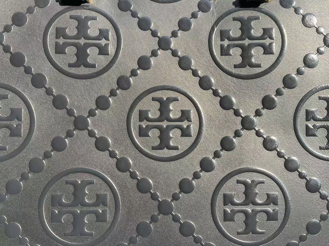 トリー バーチ「Tory Burch」 T Monogram 压花托特バッグ