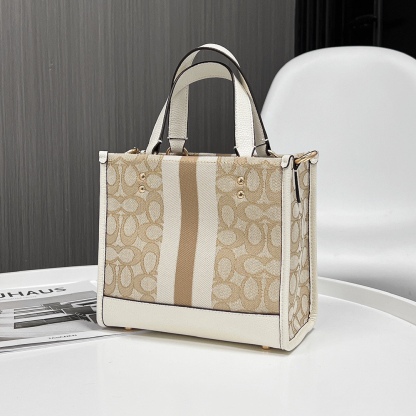 コーチ「Coach」シグネチャー ジャカード×レザー ショルダーバッグ