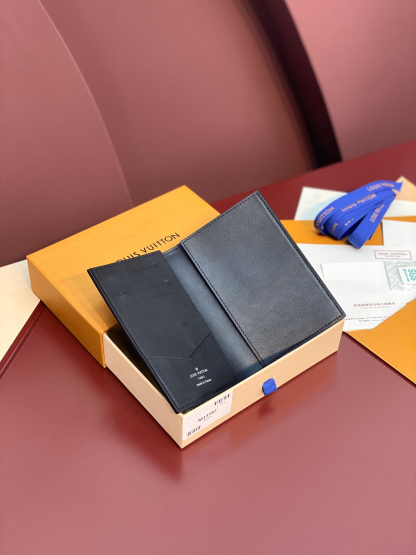 ルイ・ヴィトン「Louis Vuitton」パスポートカバー クーヴェルテュール･パスポール NM