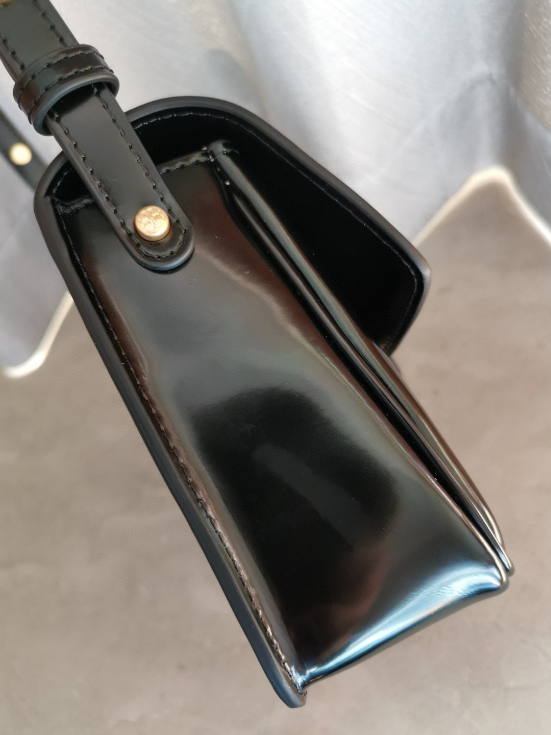 トリー バーチ「Tory Burch」ROBINSON 漆皮两用ショルダーバッグ