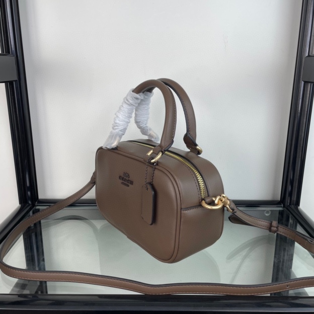 コーチ「Coach」レザー アンダーアームバッグ