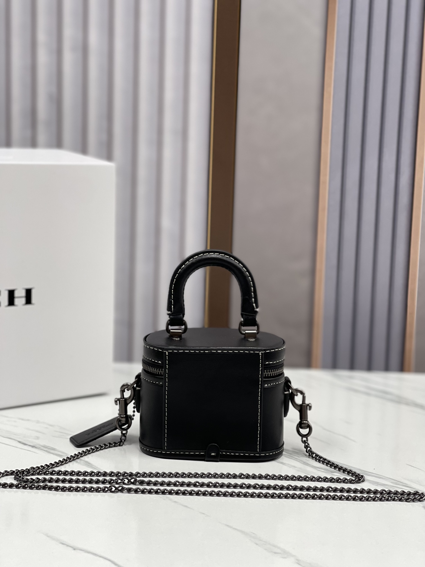 コーチ「Coach」Trail12 ミニボックスバッグ