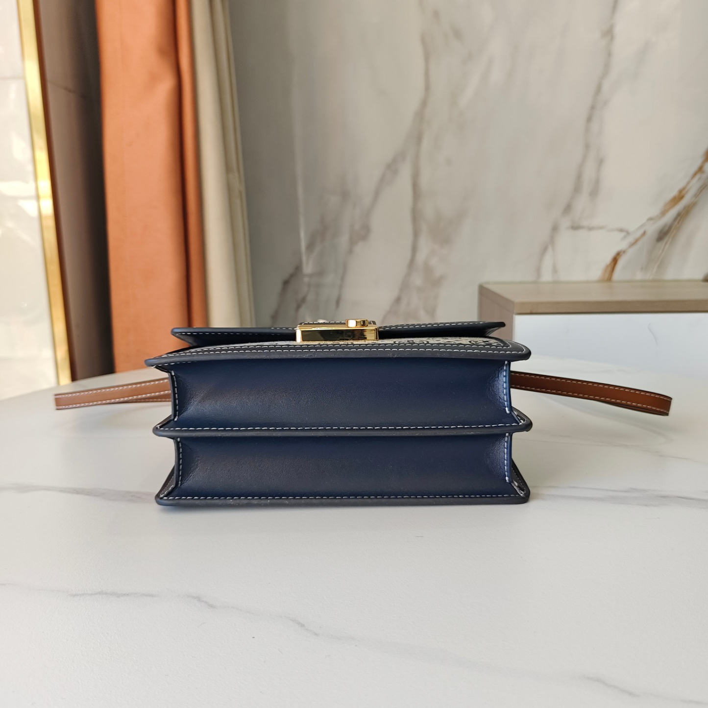 トリー バーチ「Tory Burch」 T Monogram ショルダーバッグ